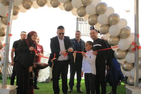 يشاي يزور رهط وأم نميلة ويفتتح مراكز لأبناء الشبيبة والفتيات والنساء 